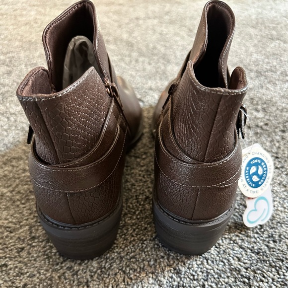 BareTraps Women’s Sienna Stacked Heel Boots Size 11 NWT - Picture 3 of 8